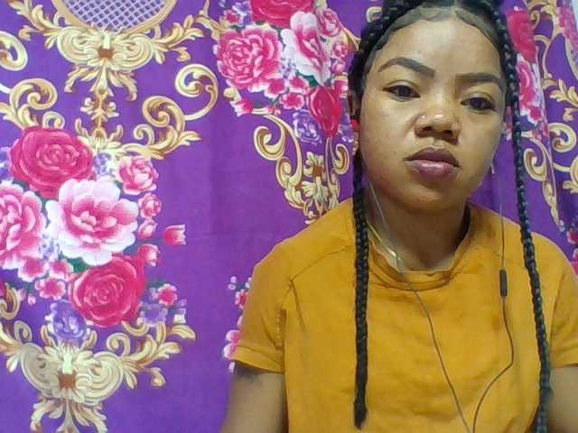 Elyah1a live cam on BongaCams