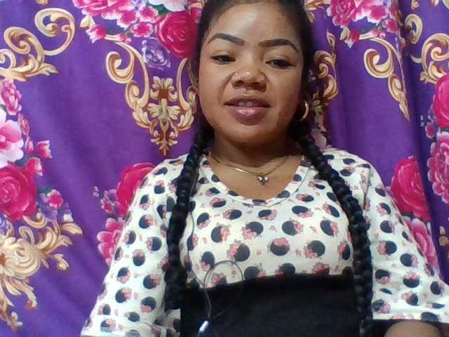 Elyah1a live cam on BongaCams