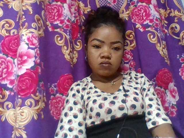 Elyah1a live cam on BongaCams