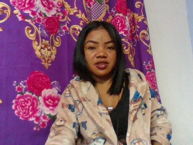Elyah1a live cam on BongaCams