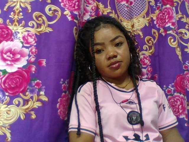 Elyah1a live cam on BongaCams