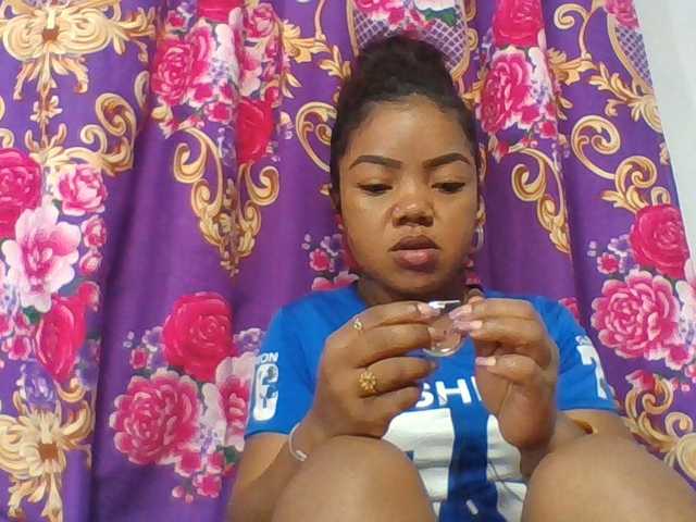 Elyah1a live cam on BongaCams