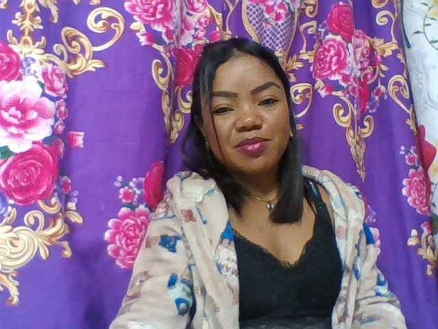 Elyah1a live cam on BongaCams