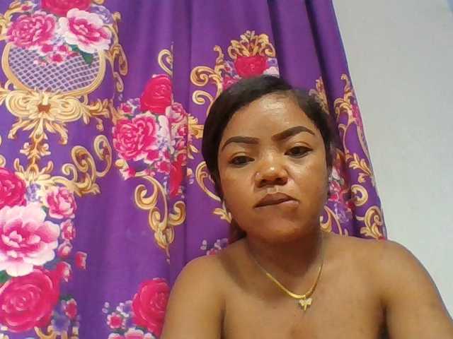 Elyah1a live cam on BongaCams