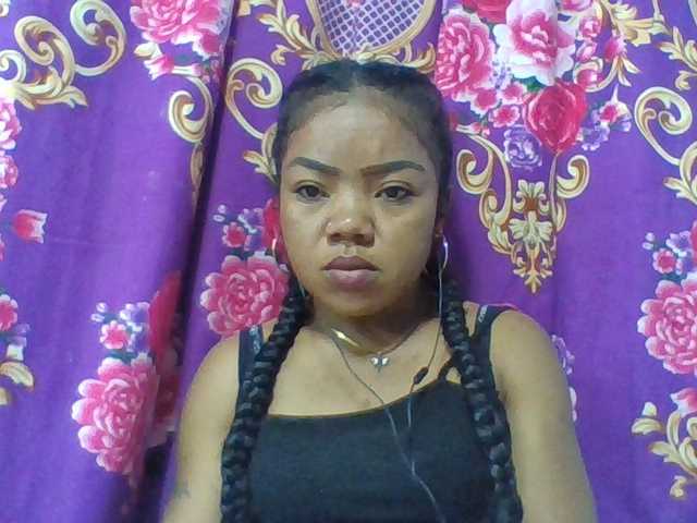 Elyah1a live cam on BongaCams