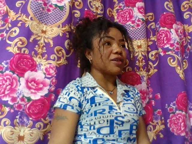 Elyah1a live cam on BongaCams