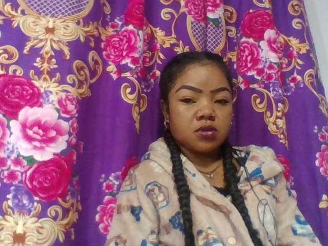 Elyah1a live cam on BongaCams