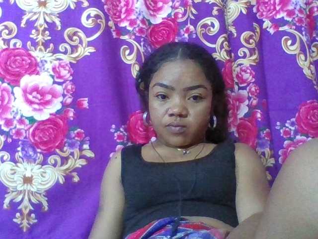 Elyah1a live cam on BongaCams