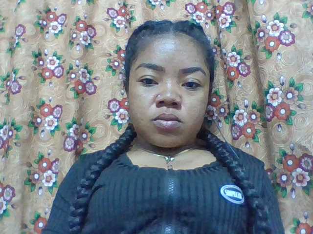 Elyah1a live cam on BongaCams