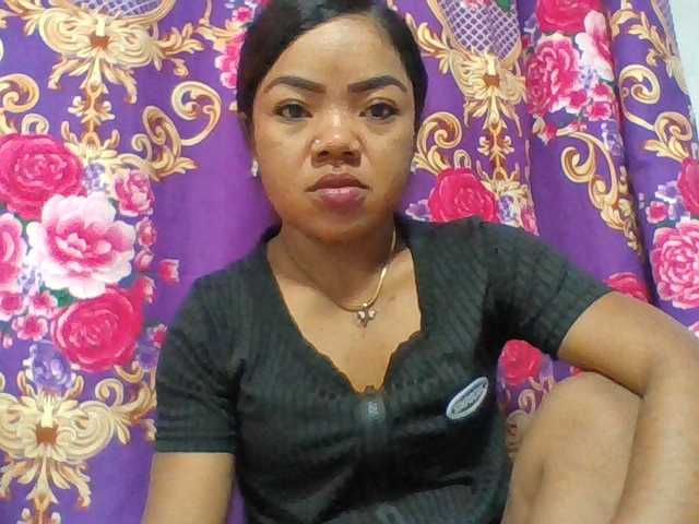 Elyah1a live cam on BongaCams