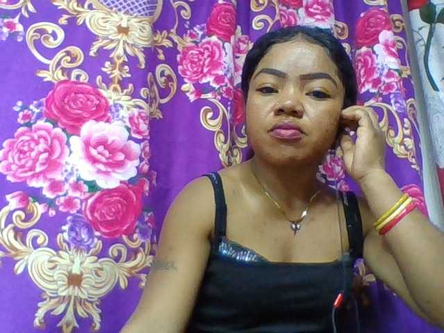 Elyah1a live cam on BongaCams