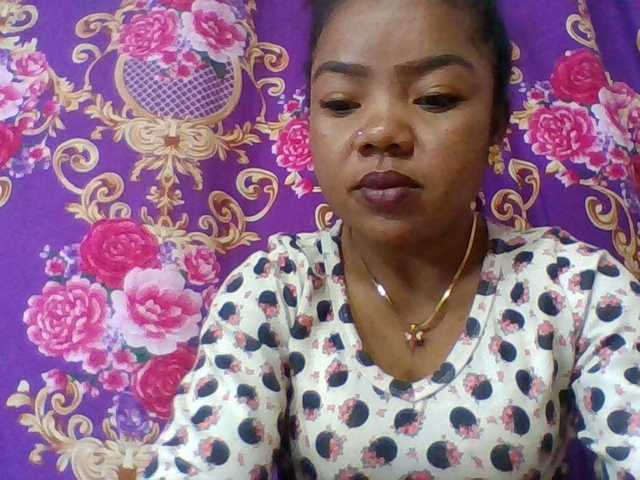 Elyah1a live cam on BongaCams
