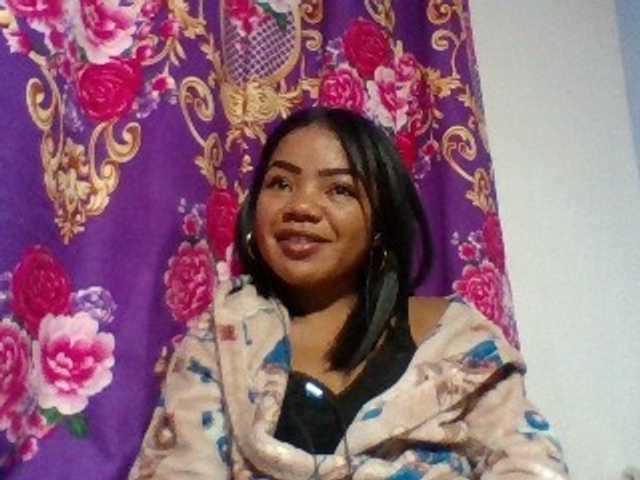 Elyah1a live cam on BongaCams