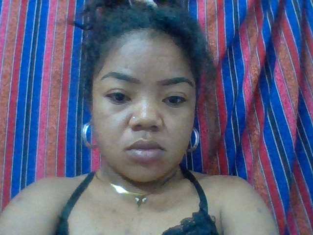 Elyah1a live cam on BongaCams