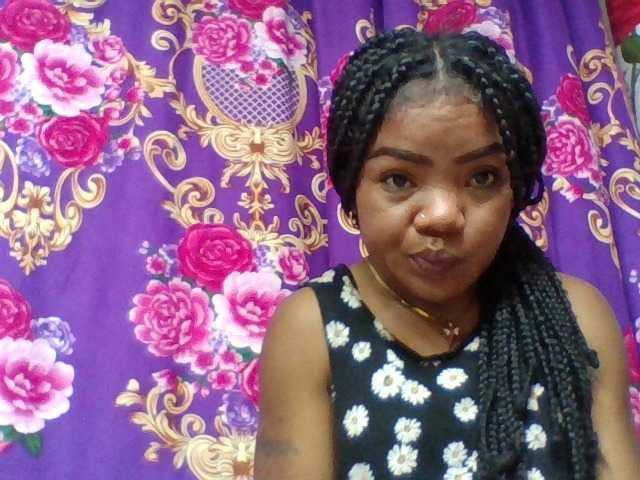Elyah1a live cam on BongaCams