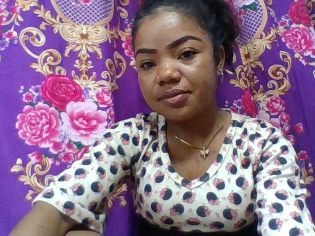 Elyah1a live cam on BongaCams