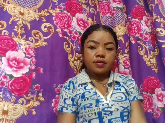 Elyah1a live cam on BongaCams