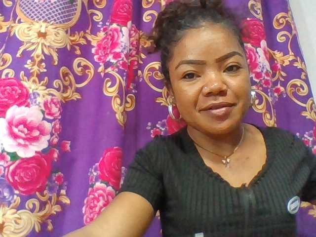 Elyah1a live cam on BongaCams