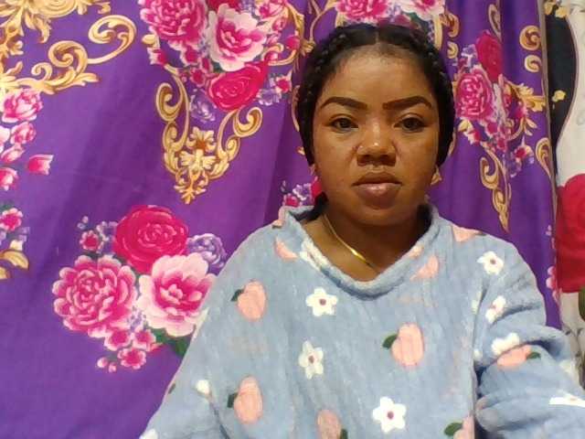 Elyah1a live cam on BongaCams