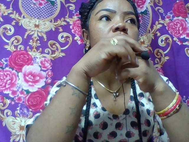 Elyah1a live cam on BongaCams