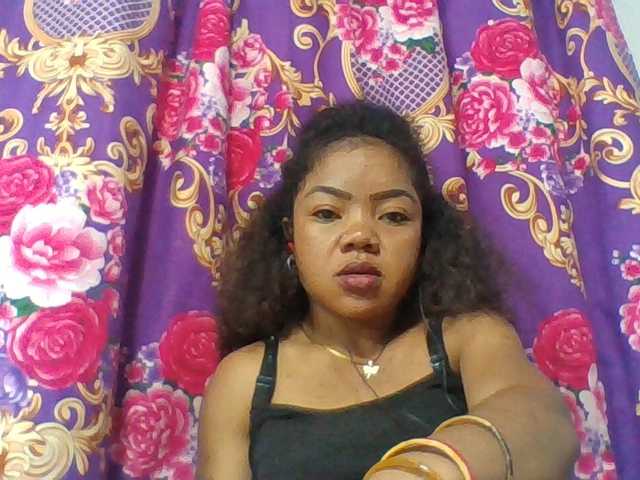 Elyah1a live cam on BongaCams