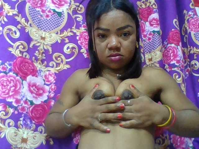 Elyah1a live cam on BongaCams