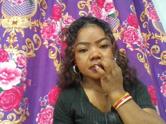 Elyah1a live cam on BongaCams