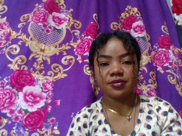 Elyah1a live cam on BongaCams