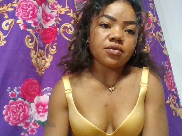 Elyah1a live cam on BongaCams