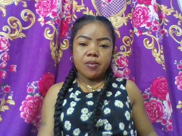 Elyah1a live cam on BongaCams