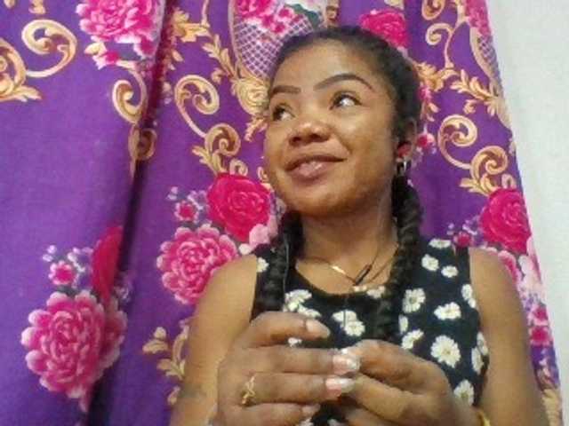 Elyah1a live cam on BongaCams