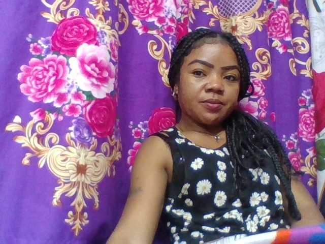 Elyah1a live cam on BongaCams