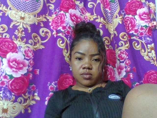 Elyah1a live cam on BongaCams