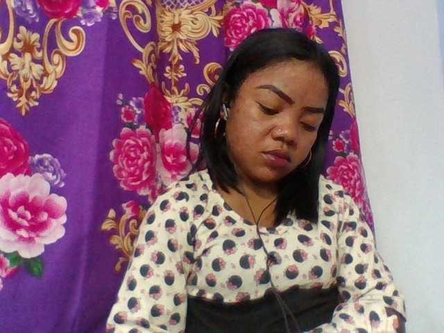 Elyah1a live cam on BongaCams