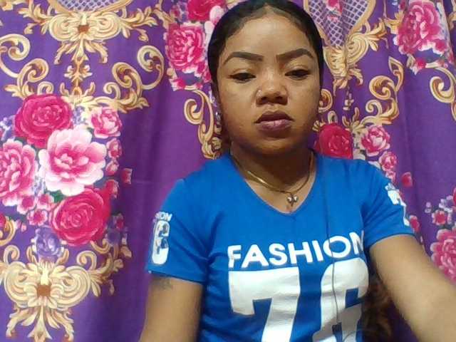 Elyah1a live cam on BongaCams