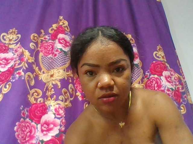 Elyah1a live cam on BongaCams