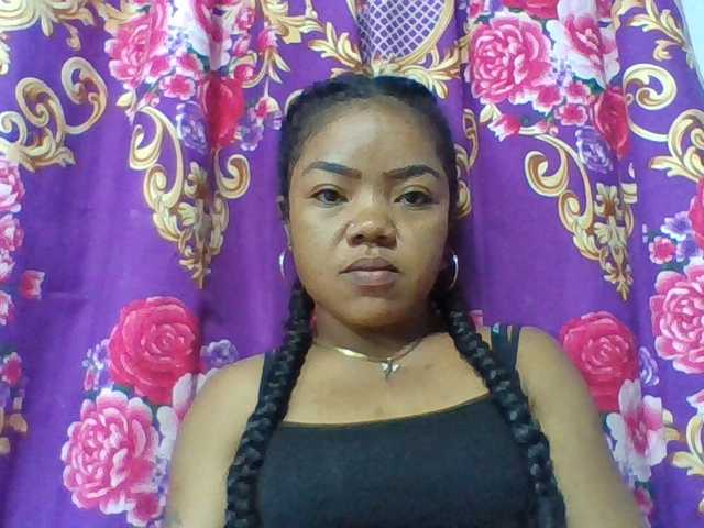 Elyah1a live cam on BongaCams