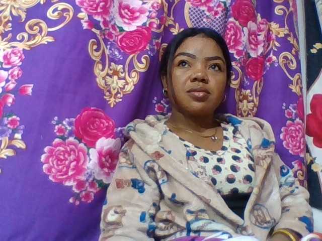 Elyah1a live cam on BongaCams