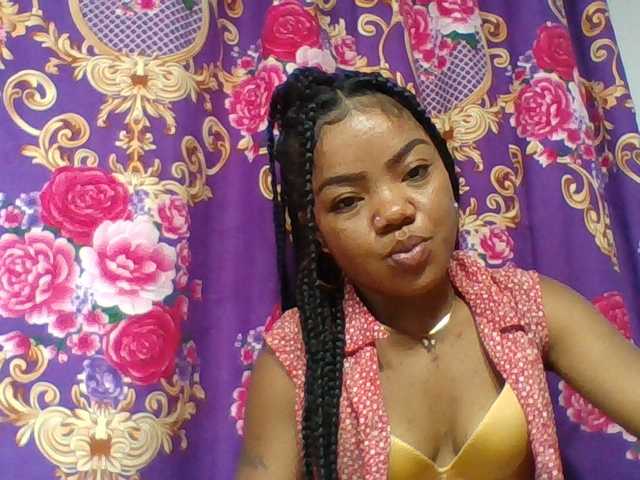 Elyah1a live cam on BongaCams