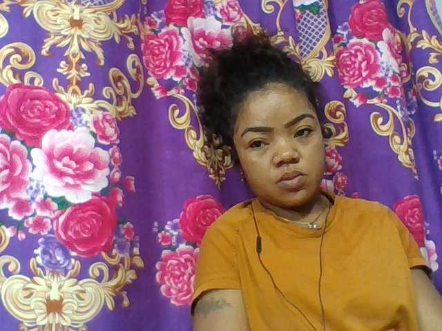 Elyah1a live cam on BongaCams