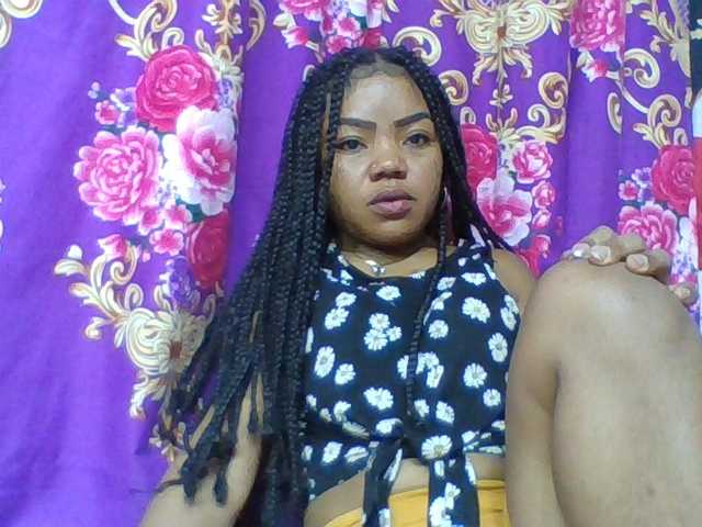 Elyah1a live cam on BongaCams