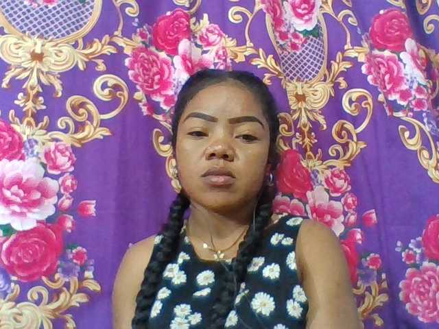Elyah1a live cam on BongaCams