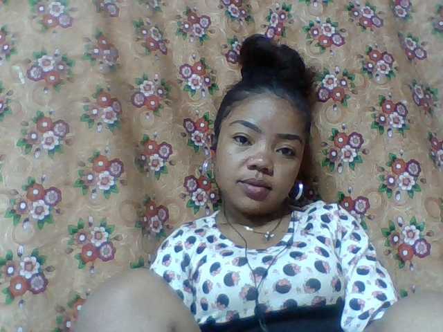 Elyah1a live cam on BongaCams