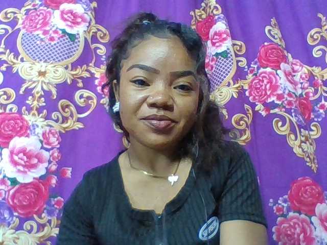Elyah1a live cam on BongaCams