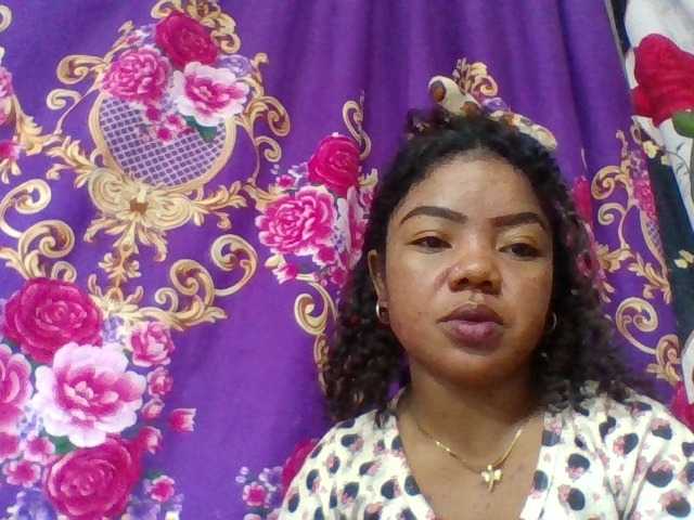 Elyah1a live cam on BongaCams