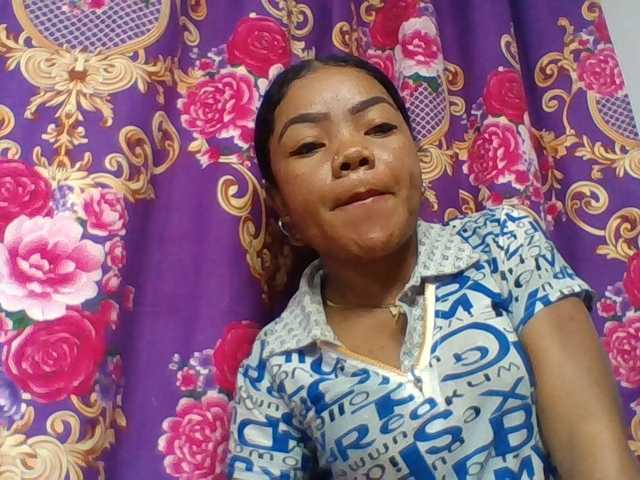 Elyah1a live cam on BongaCams
