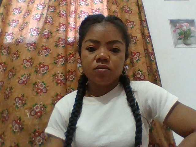 Elyah1a live cam on BongaCams