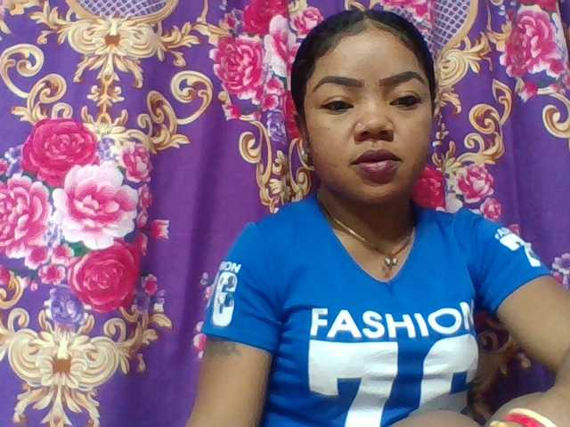 Elyah1a live cam on BongaCams
