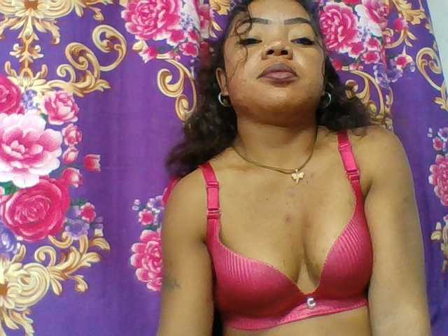 Elyah1a live cam on BongaCams