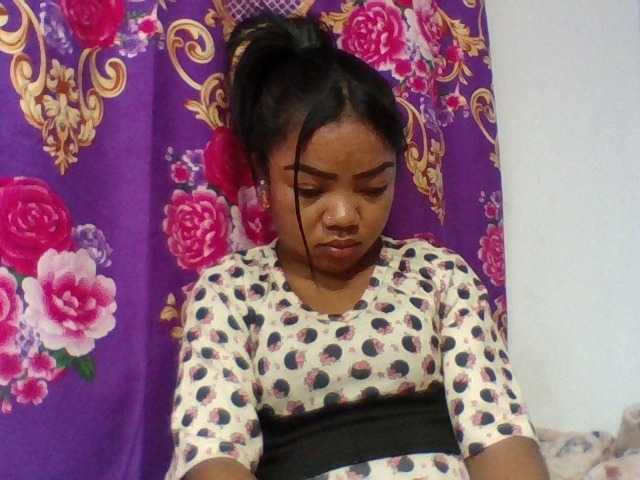 Elyah1a live cam on BongaCams